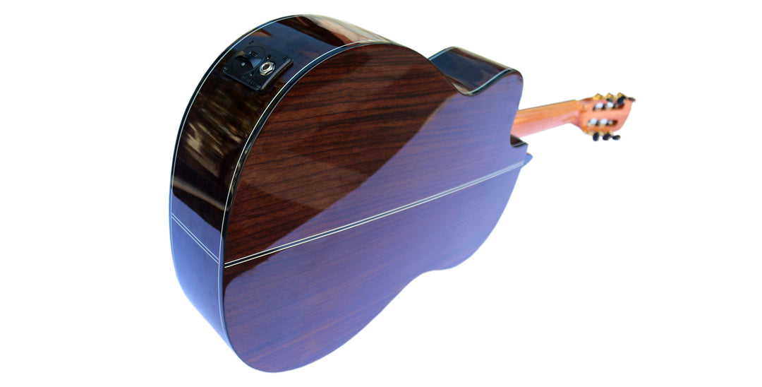Båndløs klassisk guitar CP-3 — detalje af bagside og udgangsstik