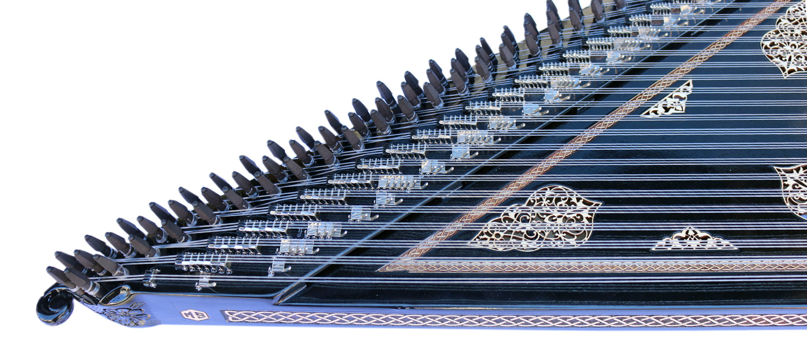 Mustafa Saglam Türk kanunu MK-404 geleneksel zither enstrümanı